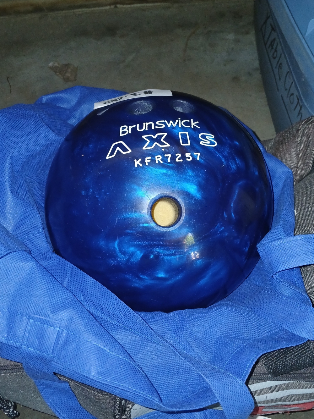 Brunswick Axis KFR7257 Bowling Ball in Deep Blue